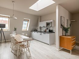 Schoenhouse Avenue by Limehome