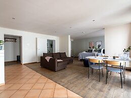 Schoenhouse Avenue by Limehome