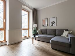 Schoenhouse Avenue by Limehome