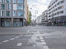 Schoenhouse Avenue by Limehome