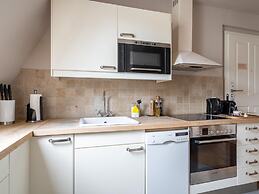 Schoenhouse Avenue by Limehome