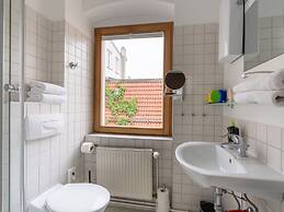 Schoenhouse Avenue by Limehome