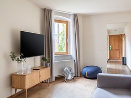 Schoenhouse Avenue by Limehome