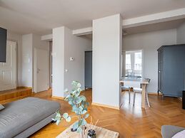Schoenhouse Avenue by Limehome