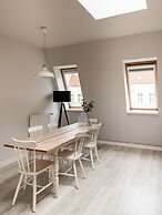 Schoenhouse Avenue by Limehome