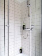 Schoenhouse Avenue by Limehome