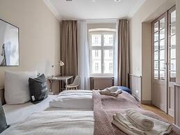 Schoenhouse Avenue by Limehome