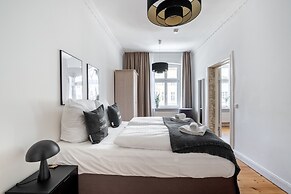 Schoenhouse Avenue by Limehome