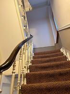 Schoenhouse Avenue by Limehome