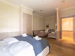 Schoenhouse Avenue by Limehome