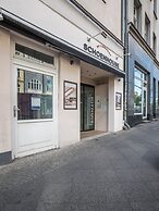 Schoenhouse Avenue by Limehome