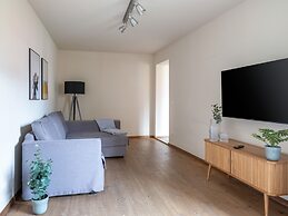 Schoenhouse Avenue by Limehome