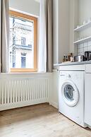 Schoenhouse Avenue by Limehome