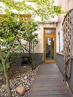 Schoenhouse Avenue by Limehome