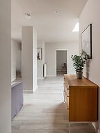 Schoenhouse Avenue by Limehome