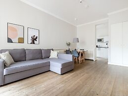 Schoenhouse Avenue by Limehome