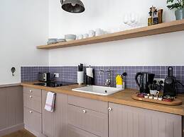 Schoenhouse Avenue by Limehome