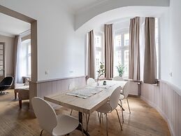 Schoenhouse Avenue by Limehome