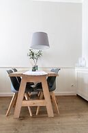 Schoenhouse Avenue by Limehome