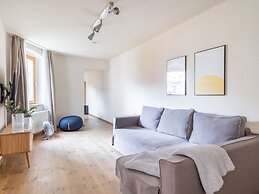 Schoenhouse Avenue by Limehome