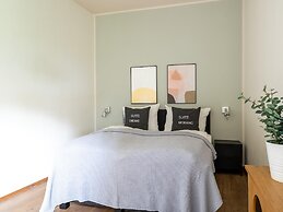 Schoenhouse Avenue by Limehome