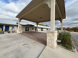 Motel 6 Junction, Texas - Llano River