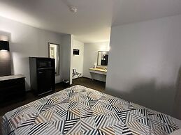 Motel 6 Junction, Texas - Llano River