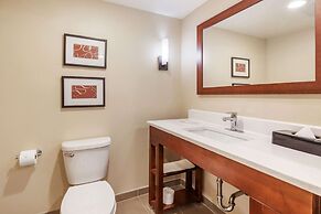 Comfort Inn & Suites Aberdeen near APG