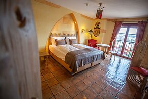 Europa-Park Freizeitpark & Erlebnis-Resort, Hotel Castillo Alcazar
