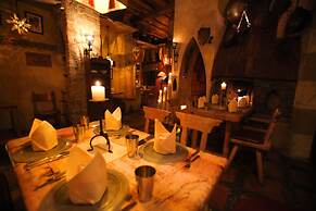 Europa-Park Freizeitpark & Erlebnis-Resort, Hotel Castillo Alcazar
