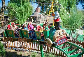 Europa-Park Freizeitpark & Erlebnis-Resort, Hotel Castillo Alcazar