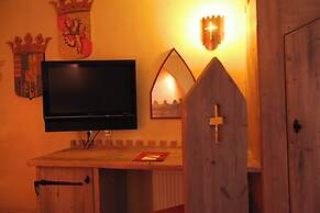 Europa-Park Freizeitpark & Erlebnis-Resort, Hotel Castillo Alcazar
