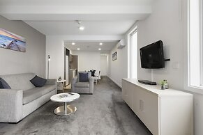 Cosmopolitan Hotel and Apartments