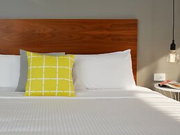 Cosmopolitan Hotel and Apartments