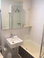 Cosmopolitan Hotel and Apartments