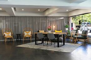 Cosmopolitan Hotel and Apartments