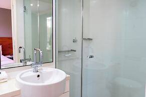 Cosmopolitan Hotel and Apartments