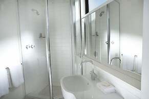 Cosmopolitan Hotel and Apartments