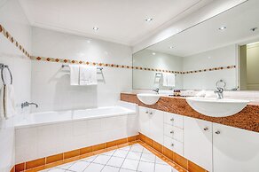 Xanadu Main Beach Resort