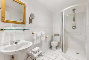 Hotel Charles-Alexandre - Par Aneyro