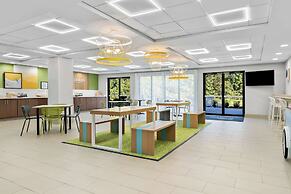 Spark by Hilton Tupelo