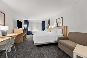 Spark by Hilton Tupelo