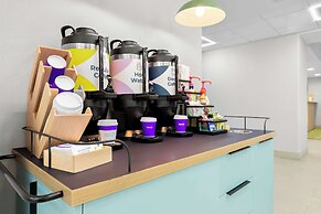 Spark by Hilton Tupelo