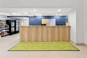 Spark by Hilton Tupelo