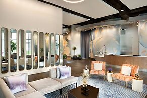 Twelve Midtown, Autograph Collection