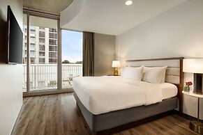 Twelve Midtown, Autograph Collection