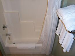 Holiday Inn Express Munising-Lakeview by IHG