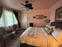 Arrowhead Lake Inn