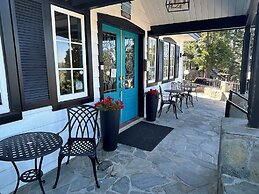 Arrowhead Lake Inn