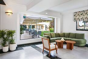 Zeus Essence Ramada by Wyndham Athens